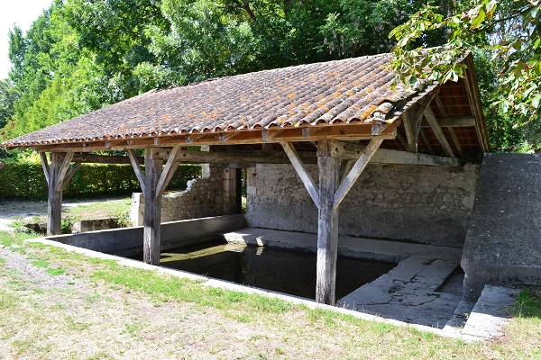 Un ancien lavoir couvert en Charente-Maritime