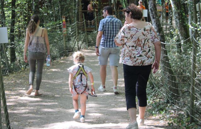 Entrée du parc aventure de Fontdouce avec ses 3 parcours accrobranche pour enfants et ses 10 parcours accrobranche pour adultes